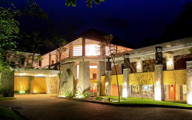 Hotels and resorts in SRI LANKA
