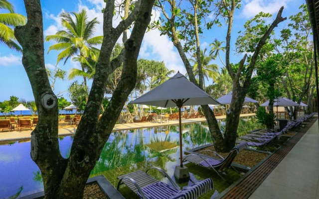 Hotels and resorts in SRI LANKA