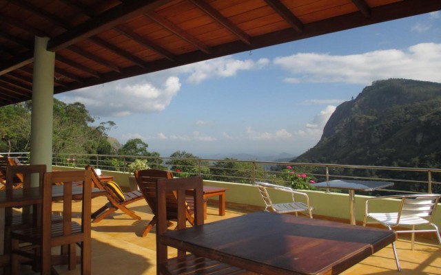 Hotels and resorts in SRI LANKA